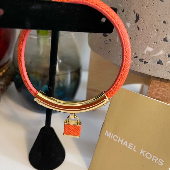 Michael Kors Women’s bracelet & ring set in orange and gold - Picture 3 of 8